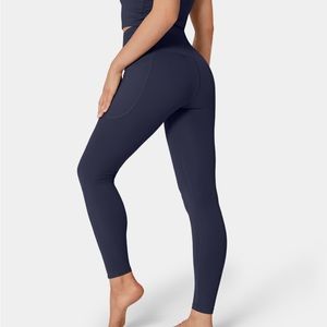 Cloudful Crossover Pocket Plain Leggings